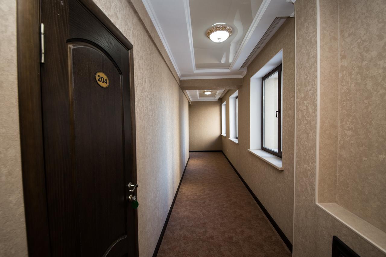 De'Mar Hotel Бішкек Екстер'єр фото