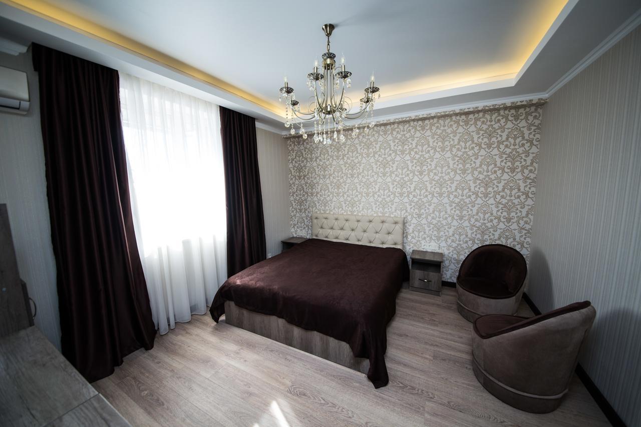 De'Mar Hotel Бішкек Екстер'єр фото