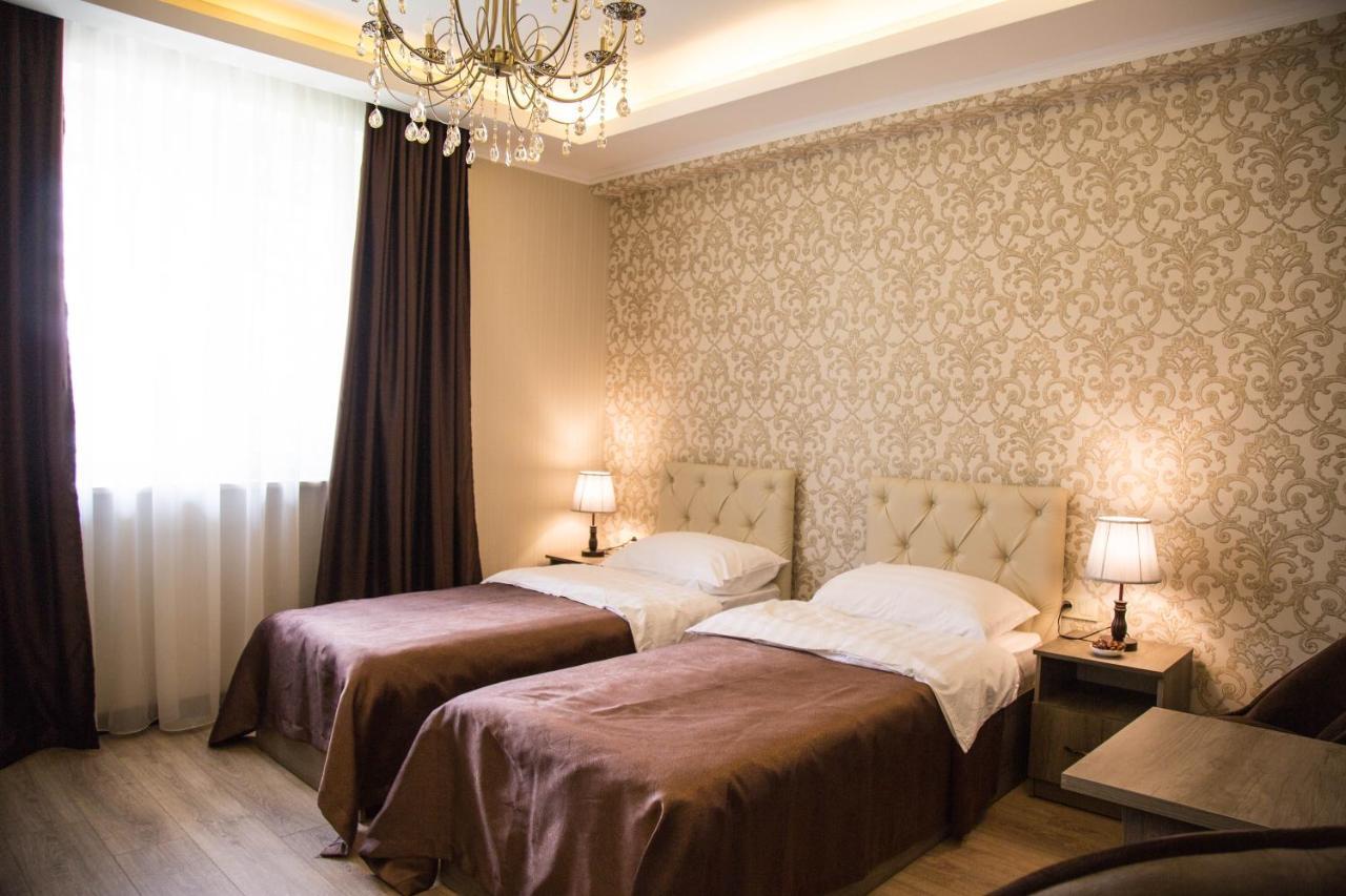 De'Mar Hotel Бішкек Екстер'єр фото