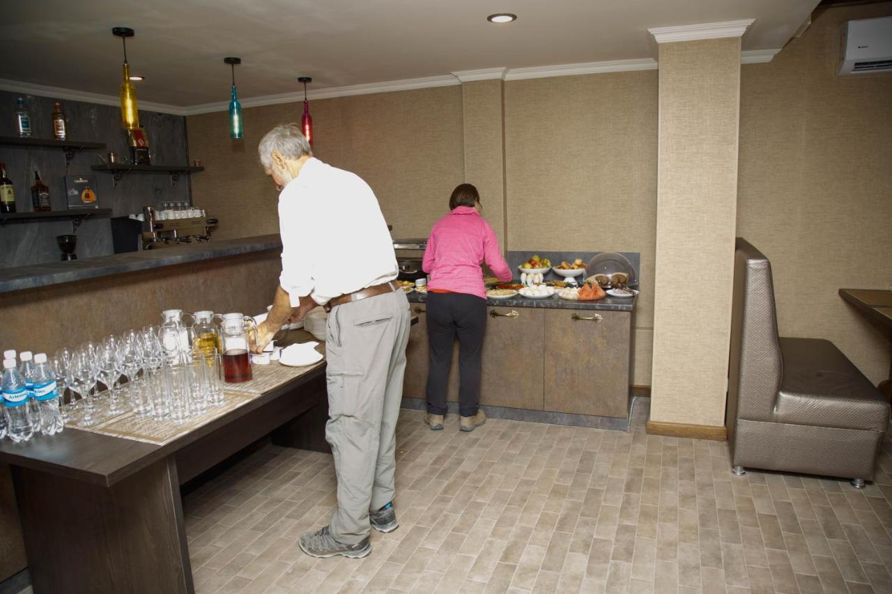 De'Mar Hotel Бішкек Екстер'єр фото