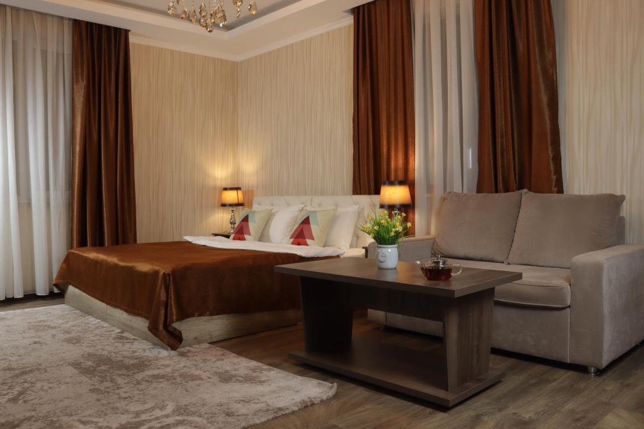 De'Mar Hotel Бішкек Екстер'єр фото